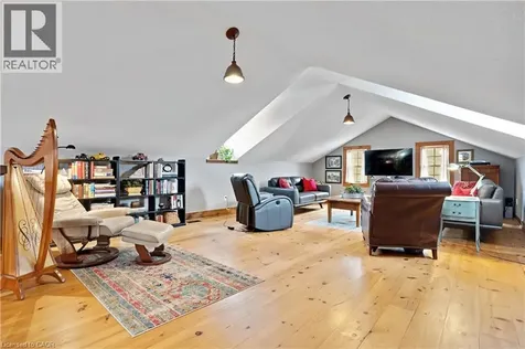 3612 Indian Trail Ancaster ON N3T 5M1