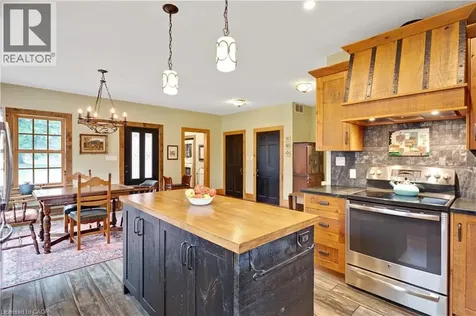 3612 Indian Trail Ancaster ON N3T 5M1