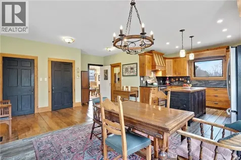3612 Indian Trail Ancaster ON N3T 5M1