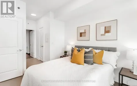 55 Speers Road Oakville (co Central) ON L6K 0H9