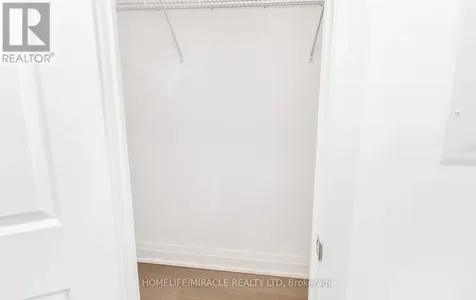 55 Speers Road Oakville (co Central) ON L6K 0H9