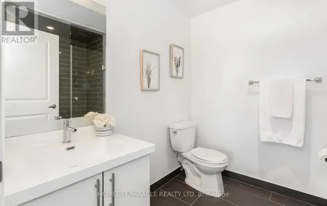 55 Speers Road Oakville (co Central) ON L6K 0H9