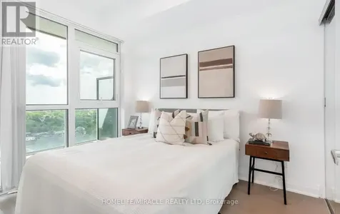 55 Speers Road Oakville (co Central) ON L6K 0H9