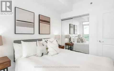 55 Speers Road Oakville (co Central) ON L6K 0H9