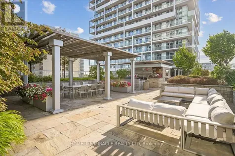 55 Speers Road Oakville (co Central) ON L6K 0H9