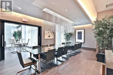 55 Speers Road Oakville (co Central) ON L6K 0H9
