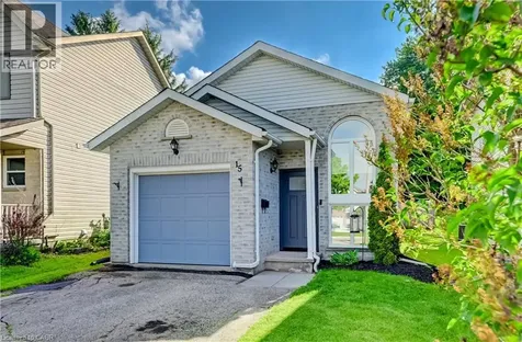 15 Michelle Court Kitchener ON N2N 3K8