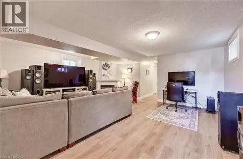 15 Michelle Court Kitchener ON N2N 3K8