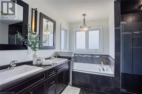 269 Cardinal Crescent Welland ON L3C 0B1