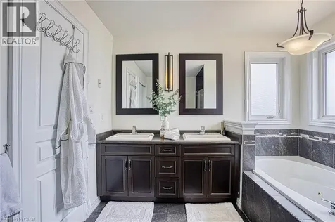 269 Cardinal Crescent Welland ON L3C 0B1