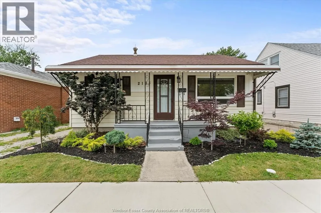 2163 Wellesley Avenue Windsor ON N8W 2E8