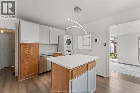 2163 Wellesley Avenue Windsor ON N8W 2E8