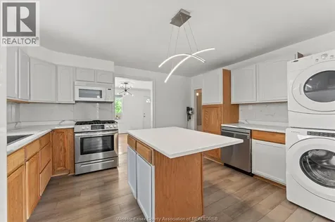 2163 Wellesley Avenue Windsor ON N8W 2E8