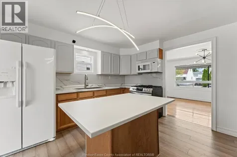 2163 Wellesley Avenue Windsor ON N8W 2E8