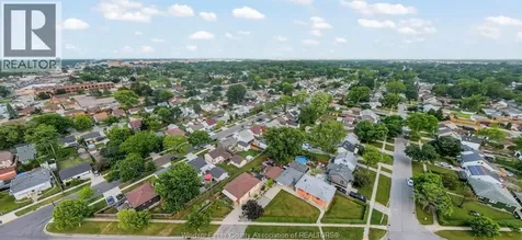 2163 Wellesley Avenue Windsor ON N8W 2E8