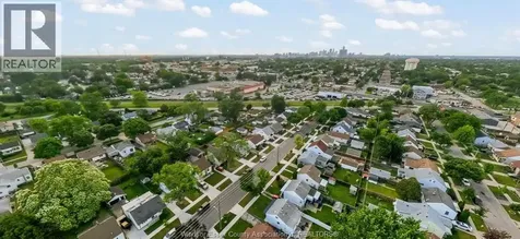 2163 Wellesley Avenue Windsor ON N8W 2E8