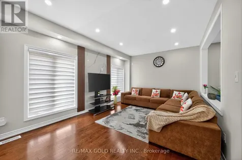 28 Weatherall Avenue Cambridge ON N3H 0C4