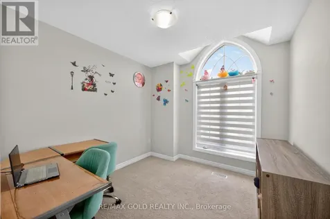 28 Weatherall Avenue Cambridge ON N3H 0C4