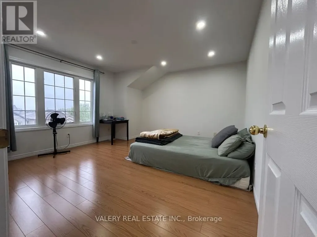21 Sorrento St Street Kitchener ON N2R 0A4