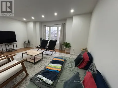 21 Sorrento St Street Kitchener ON N2R 0A4