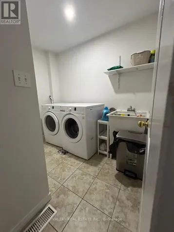 21 Sorrento St Street Kitchener ON N2R 0A4