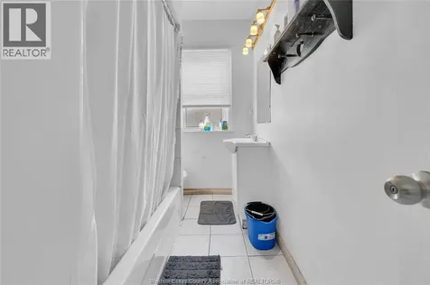 3497 Peter Street Windsor ON N9C 1J4