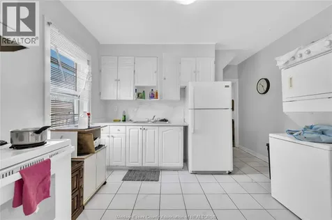 3497 Peter Street Windsor ON N9C 1J4