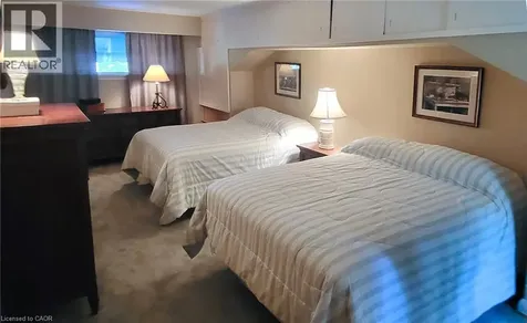 74 Wanita Road Mississauga ON L5G 1B6