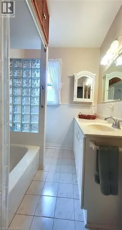 74 Wanita Road Mississauga ON L5G 1B6