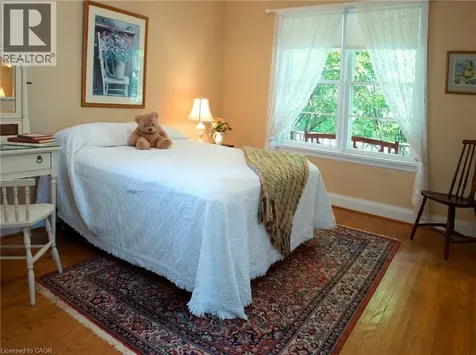 74 Wanita Road Mississauga ON L5G 1B6