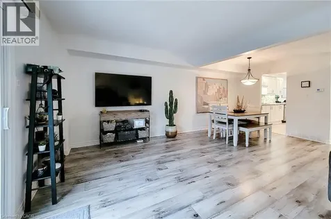 8 Dalton Gate Stoney Creek ON L8J 1Z4