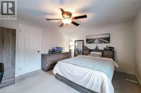 8 Dalton Gate Stoney Creek ON L8J 1Z4