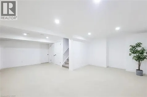 8 Dalton Gate Stoney Creek ON L8J 1Z4