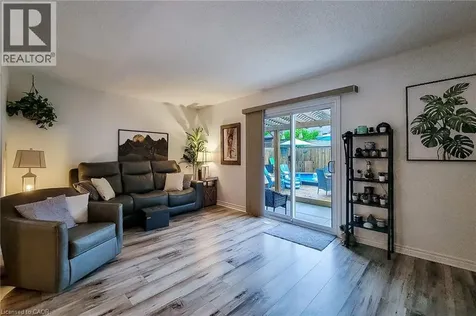 8 Dalton Gate Stoney Creek ON L8J 1Z4