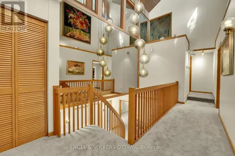 7 Mid Pines Grove Ottawa ON K2R 1B7