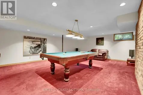 7 Mid Pines Grove Ottawa ON K2R 1B7