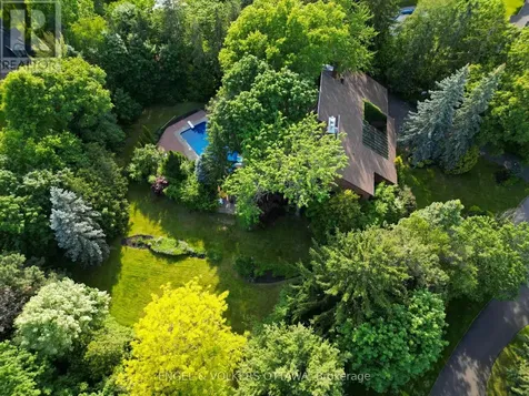 7 Mid Pines Grove Ottawa ON K2R 1B7