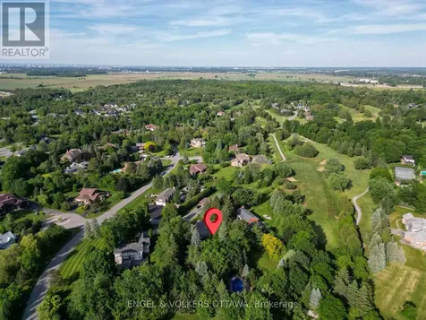 7 Mid Pines Grove Ottawa ON K2R 1B7