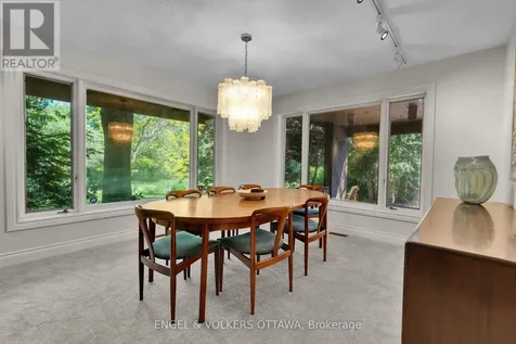 7 Mid Pines Grove Ottawa ON K2R 1B7