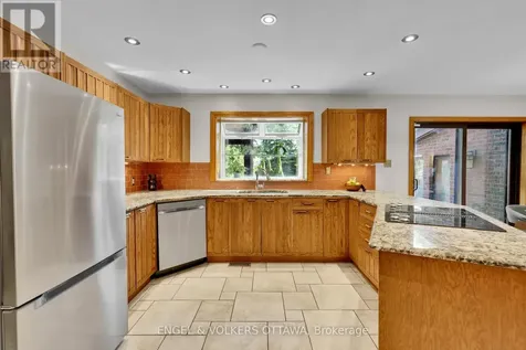 7 Mid Pines Grove Ottawa ON K2R 1B7