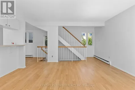 1204 Shillington Avenue Ottawa ON K1Z 7Z4