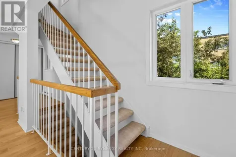 1204 Shillington Avenue Ottawa ON K1Z 7Z4