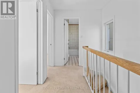 1204 Shillington Avenue Ottawa ON K1Z 7Z4