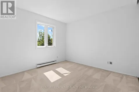 1204 Shillington Avenue Ottawa ON K1Z 7Z4
