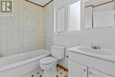1204 Shillington Avenue Ottawa ON K1Z 7Z4