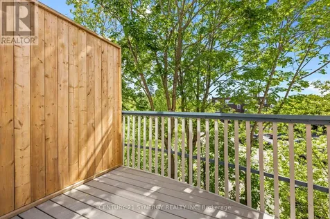 1204 Shillington Avenue Ottawa ON K1Z 7Z4