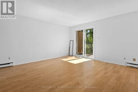 1204 Shillington Avenue Ottawa ON K1Z 7Z4