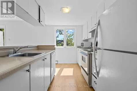 1204 Shillington Avenue Ottawa ON K1Z 7Z4