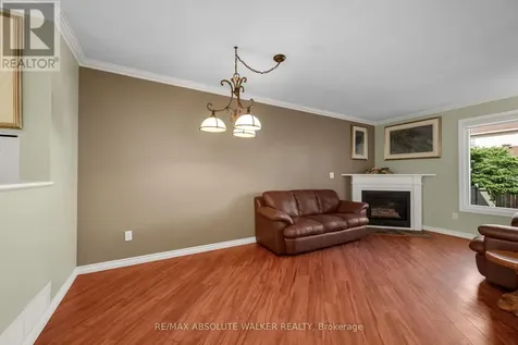 1824 Hennessy Crescent Ottawa ON K4A 3X8