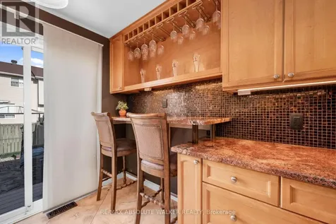 1824 Hennessy Crescent Ottawa ON K4A 3X8